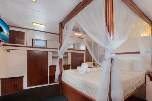 Hotel Charming Boat In Barcelona - Perfect Getaway San Adrián de Besós Zewnętrze zdjęcie