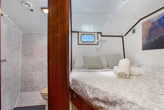 Hotel Charming Boat In Barcelona - Perfect Getaway San Adrián de Besós Zewnętrze zdjęcie