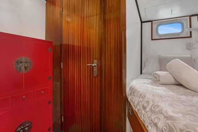 Hotel Charming Boat In Barcelona - Perfect Getaway San Adrián de Besós Zewnętrze zdjęcie
